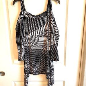 NWOT Cold shoulder top